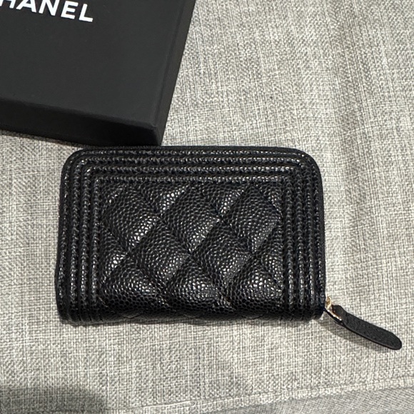 Chanel style zip around card case - Picture 2 of 4